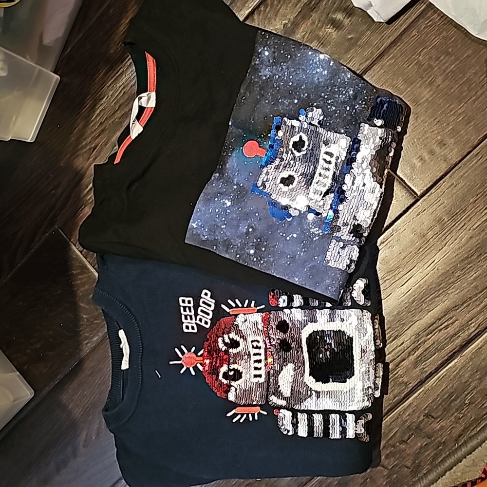 Lot of 2 sweater